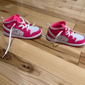 SOLD! Hot pink Nike sneakers - SOLD!